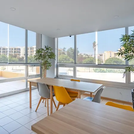 Modern * פורטימאו